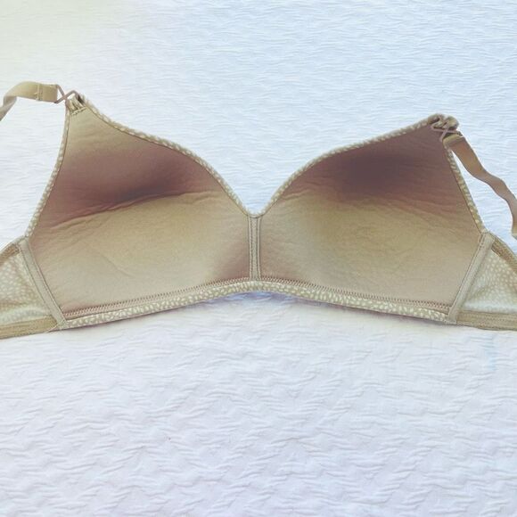 BUY 1 GET ONE FREE Warners 34d wire free comfortable every day bra tan and white - Picture 3 of 9
